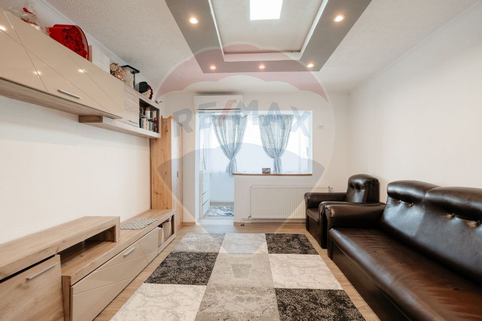 Apartament spatios- decomandat- 2 camere, renovat, Rasnov!