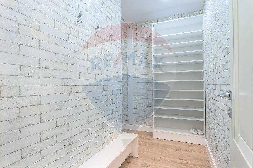 Penthouse with 6 rooms, 2 terraces, 3 parking lots Herastrau area