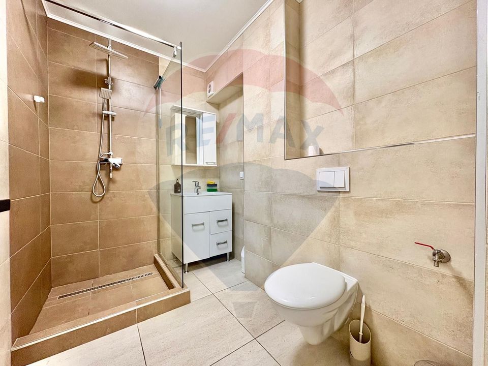 122sq.m Commercial Space for rent