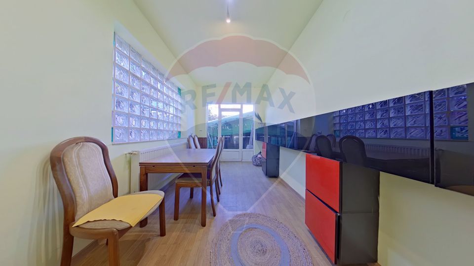 Casa individuala, 3 dormitoare, curte, langa UMF