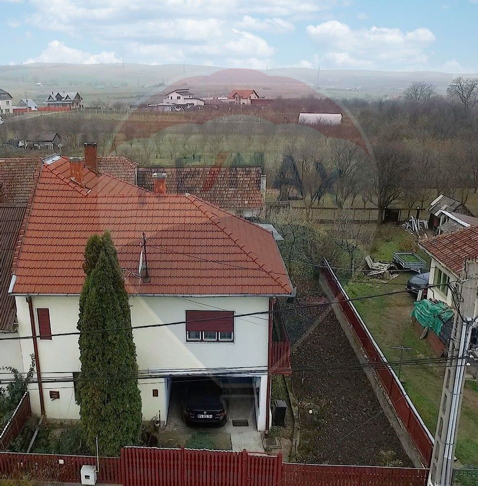 Casa de vanzare, 4 camere,  zona Central Huedin