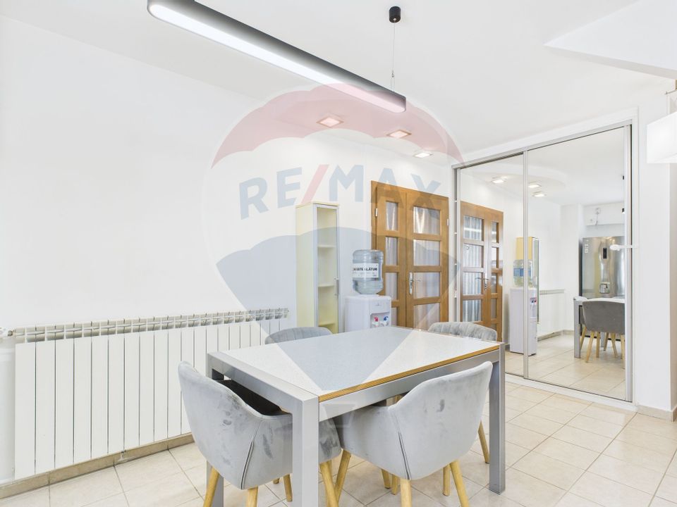 Apartament 3 camere superb cu loc de parcare si boxa Unirii