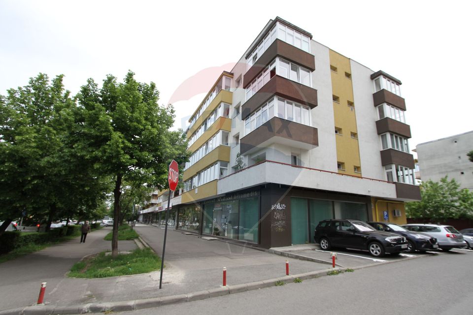 Apartament 3 camere, decomandat, etaj 1, str. Bucuresti