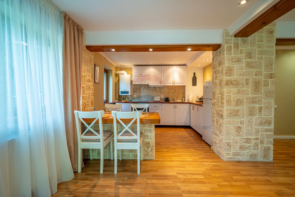 Apartament de Lux | Curte Privată, Garaj | Priveliște Superbă |Sinaia
