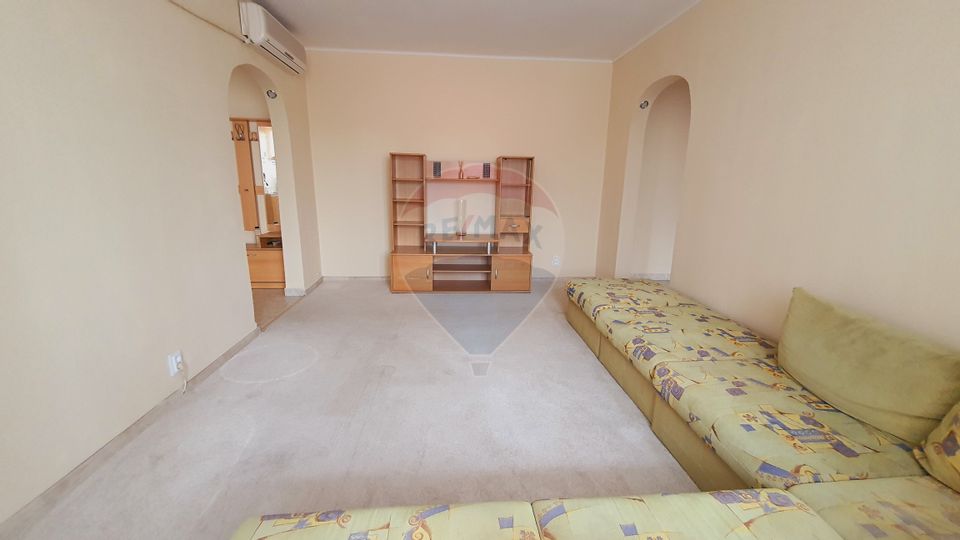 Apartament spatios cu 4 camere, de vanzare, etaj 3 | Micto 16