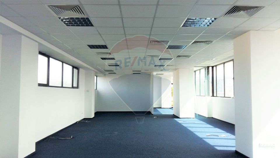 220sq.m Office Space for rent, Central area