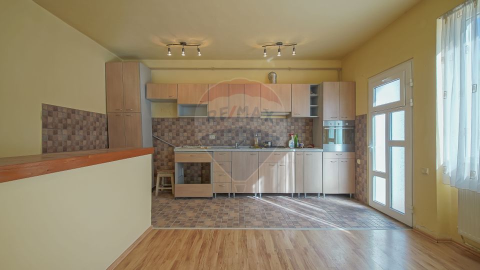 5 room House / Villa for sale