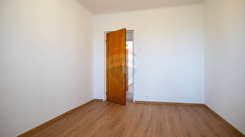 Vanzare apartament 3 camere-renovat, luminos si spatios, zona Iancului