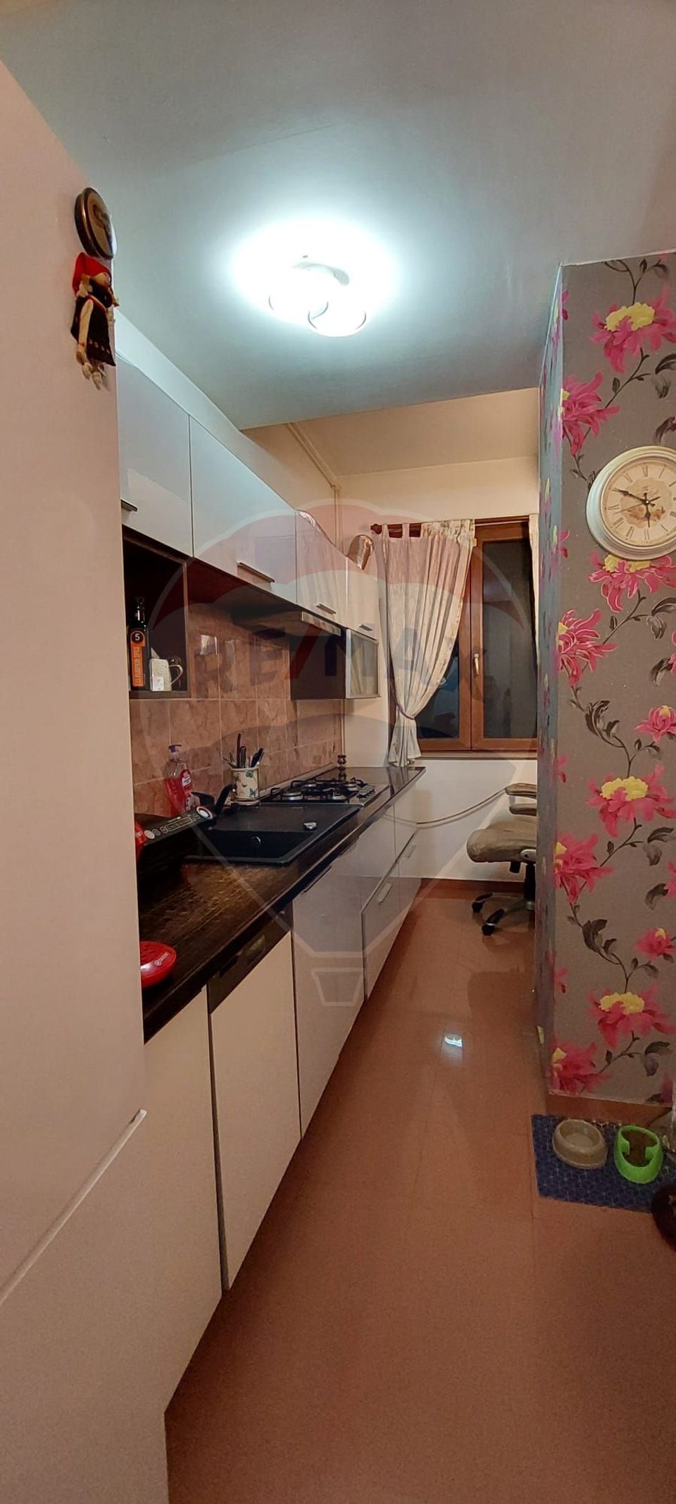 Apartament cu 3 camere de vânzare în zona Central