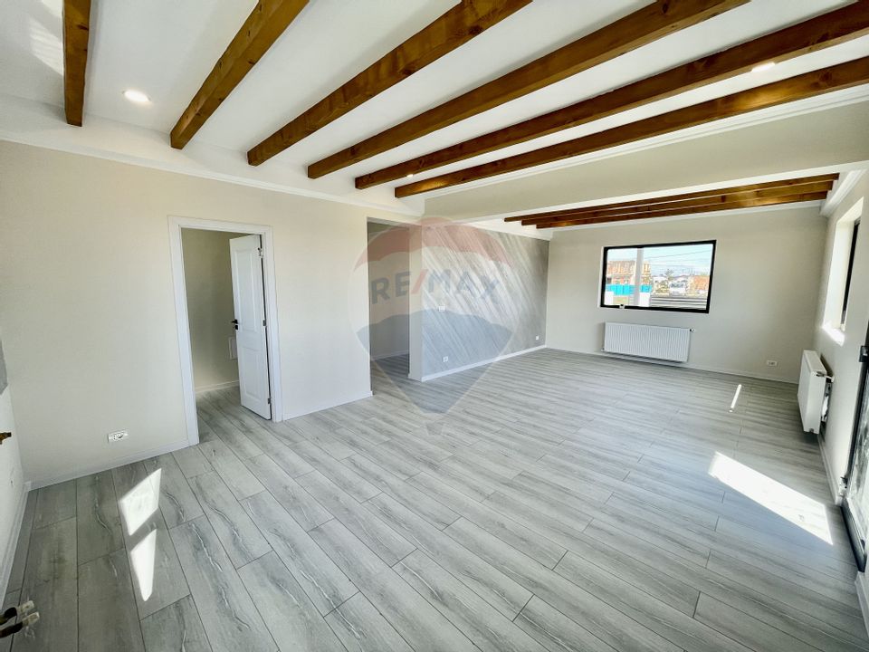 Casă / Vilă cu 3 camere de vânzare în zona Vest