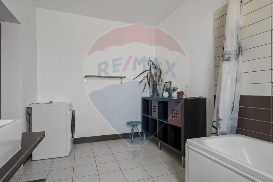 Spacious 6-room detached house with garden of 572 sqm in Gulia