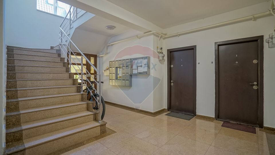 !! VANDUT !!  Apartament spațios, terasă proprie, Tractorul, Brașov