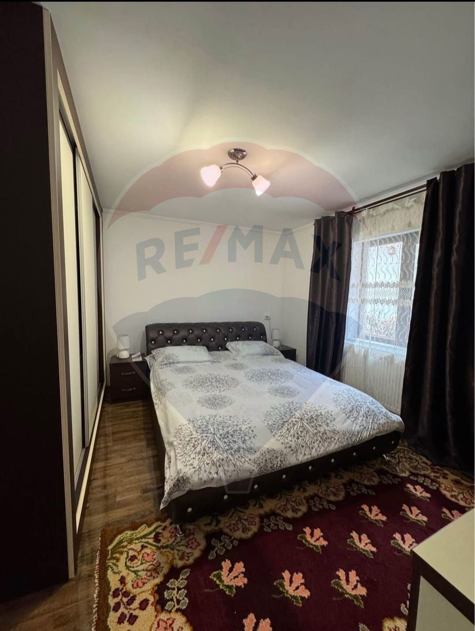 Casă / Vilă cu 6 camere de vânzare în zona Ultracentral