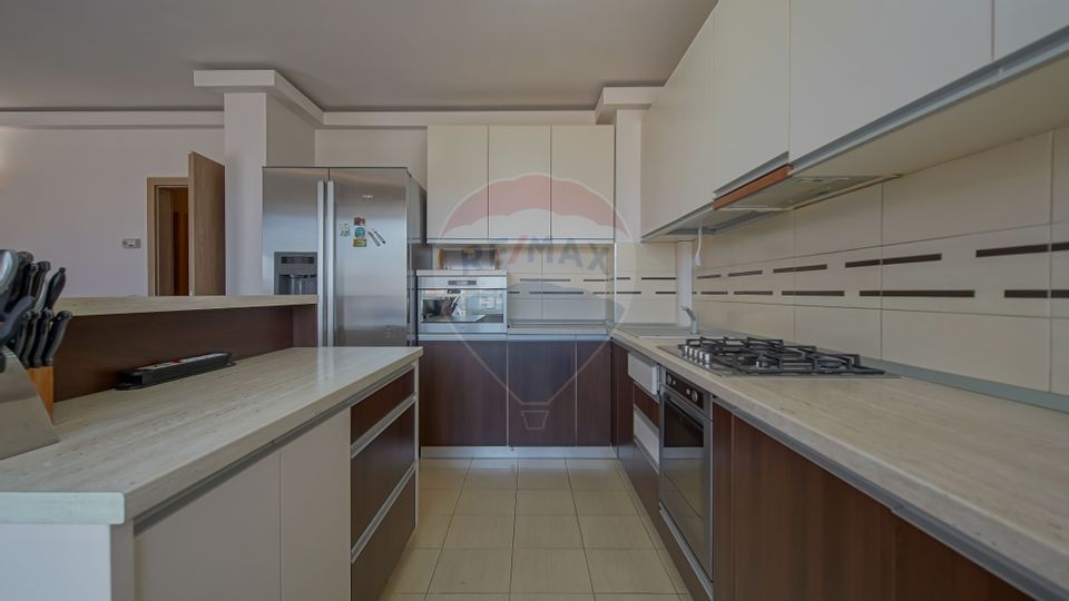 !!  VANDUT !!  Apartament de 3 camere, Tractorul, Brașov