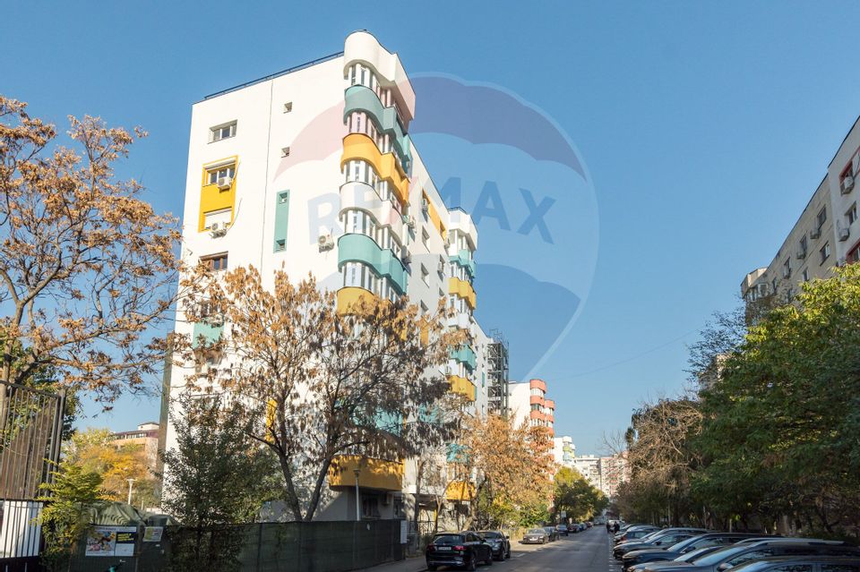 Apartament cu 3 camere de vânzare în zona Drumul Sarii