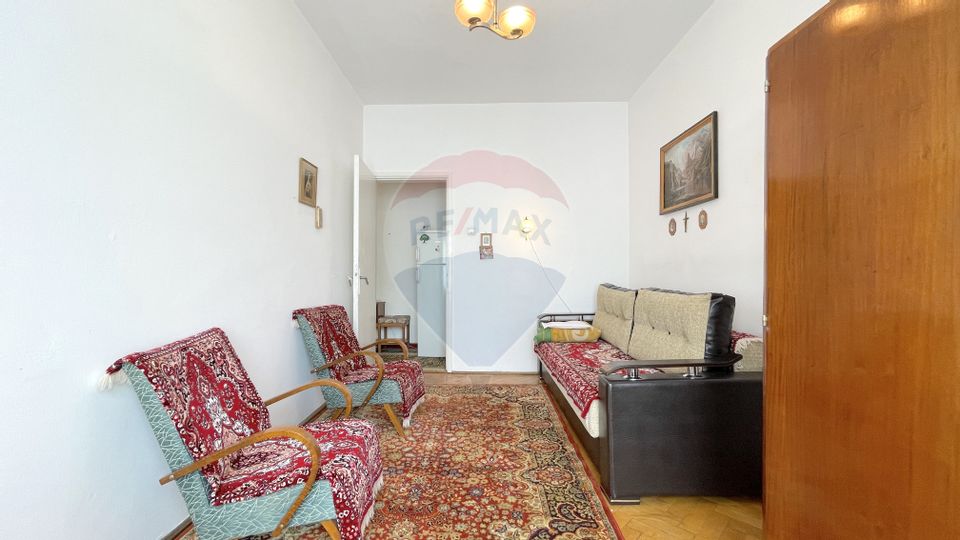 Apartament cu 2 camere de închiriat în zona Tractorul