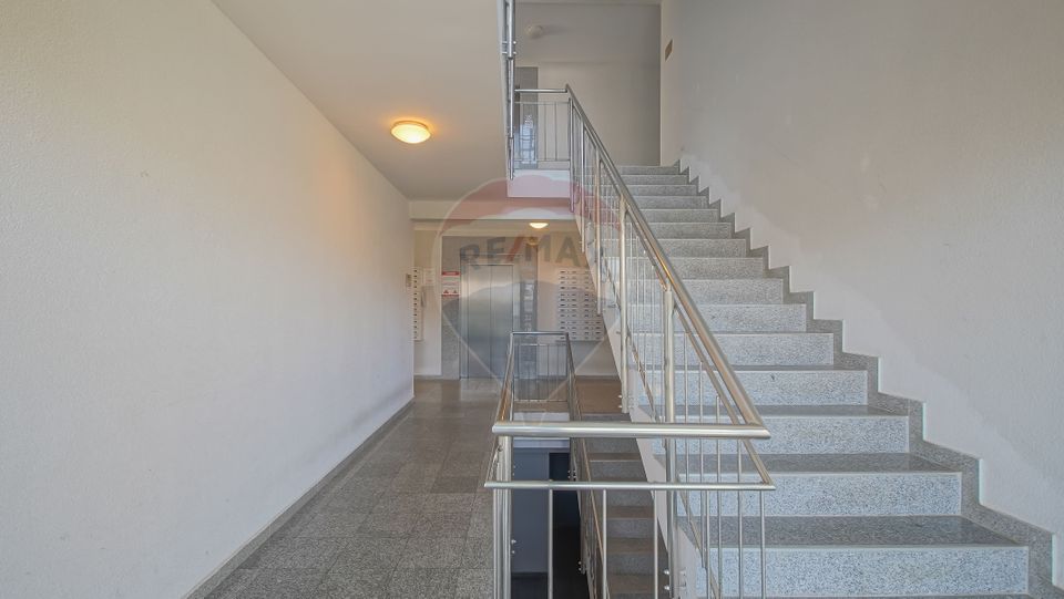 !!  VANDUT !!  Apartament de 3 camere, Tractorul, Brașov