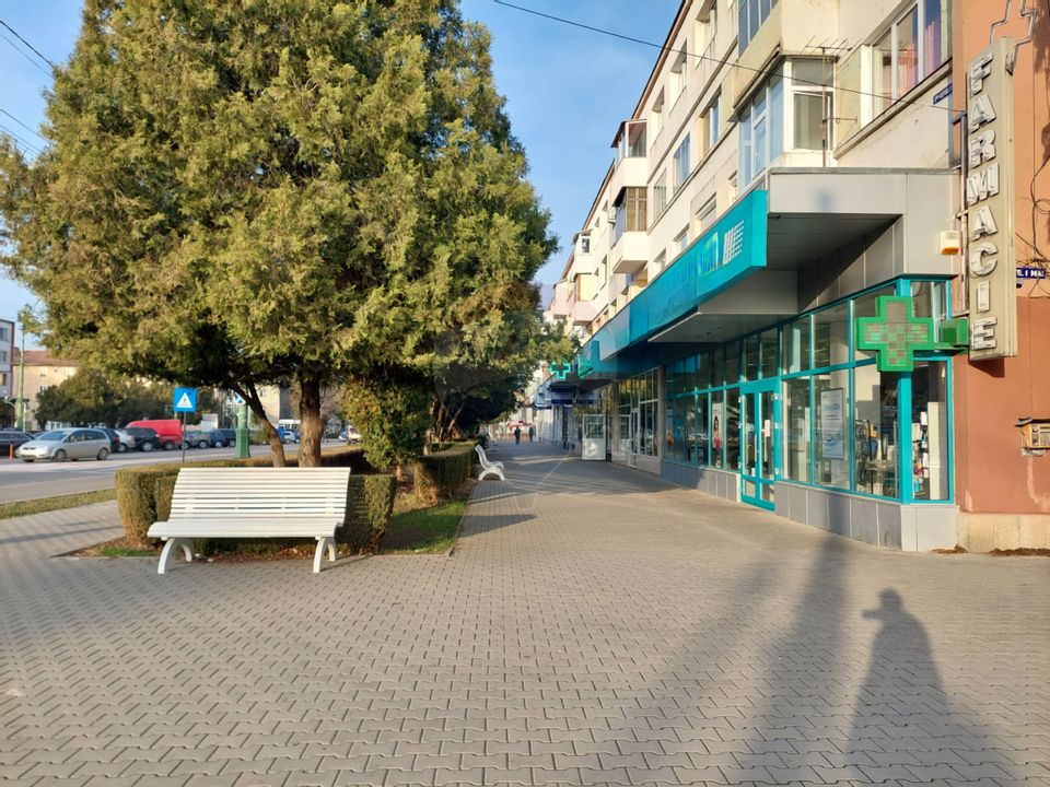 122.76sq.m Commercial Space for rent, Ultracentral area