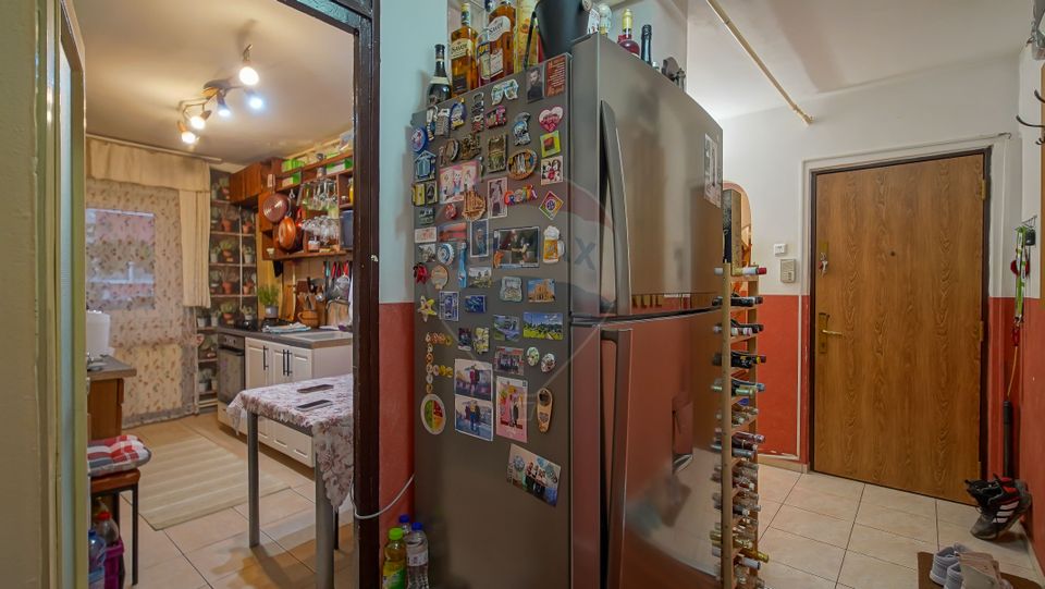 !! VANDUT !!  Apartament cu 3 camere în cartierul Răcădău