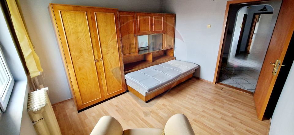 Apartament cu 3 camere de închiriat în zona Aurel Vlaicu