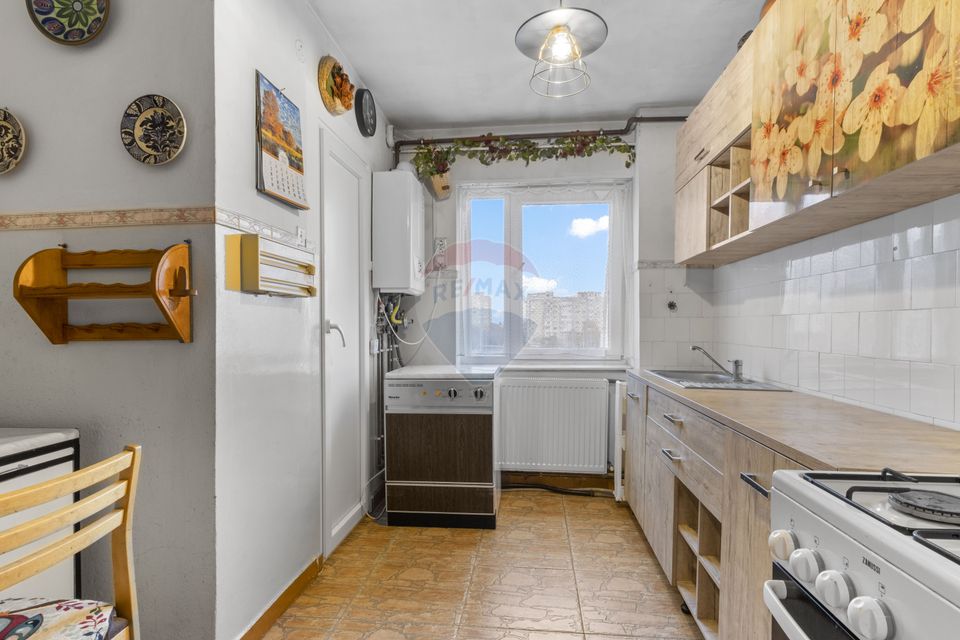 Apartament cu 3 camere de vânzare în zona Aurel Vlaicu