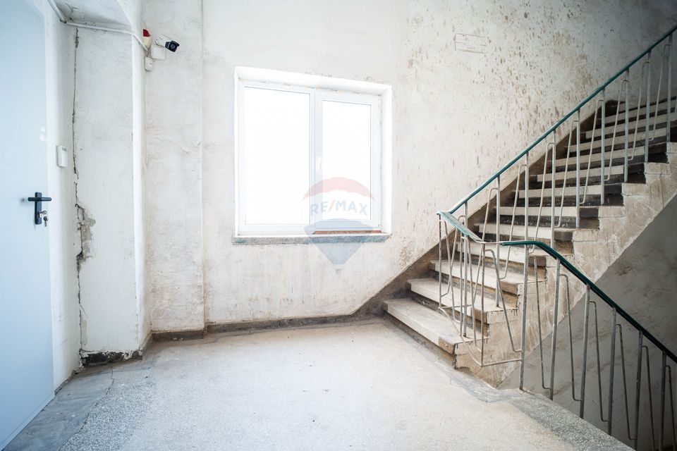 1,140sq.m Industrial Space for rent, Est area