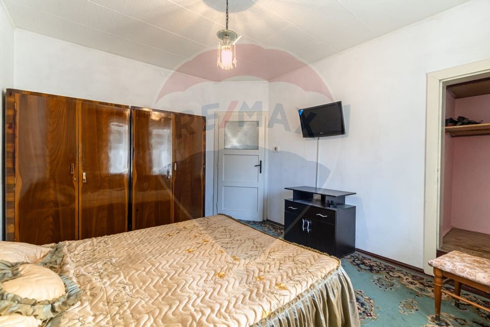 Casă "insiruita" 3 camere D+P+1+ pod/  str Forjei  - Brasov