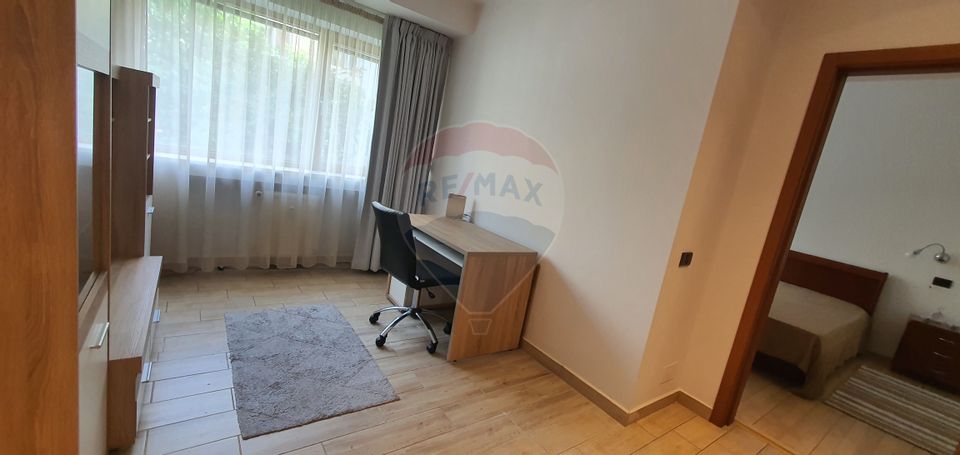 Apartament 3 camere Bd. Aviatorilor, bloc nou, loc parcare