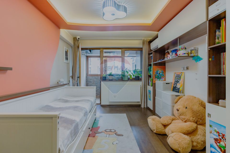 Apartament special | 137.36mp utili | 143mp utili totali | 2009