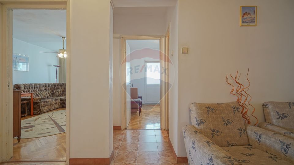 3 room Apartment for sale, Tractorul area