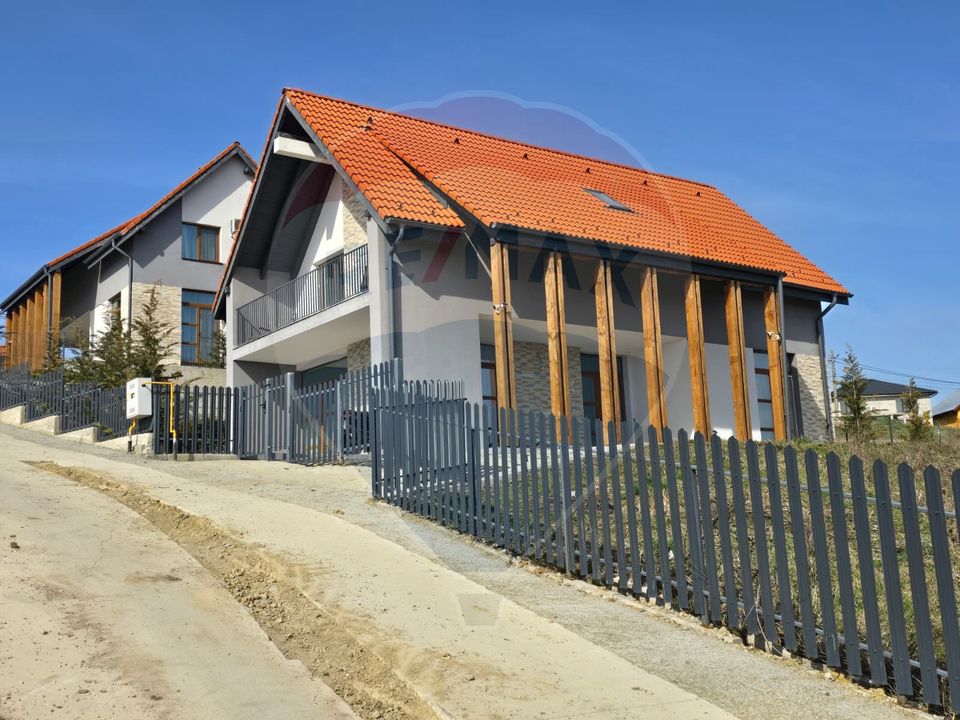 Casa la rosu, 800mp teren,  front 24, Jucu de Sus, comision 0