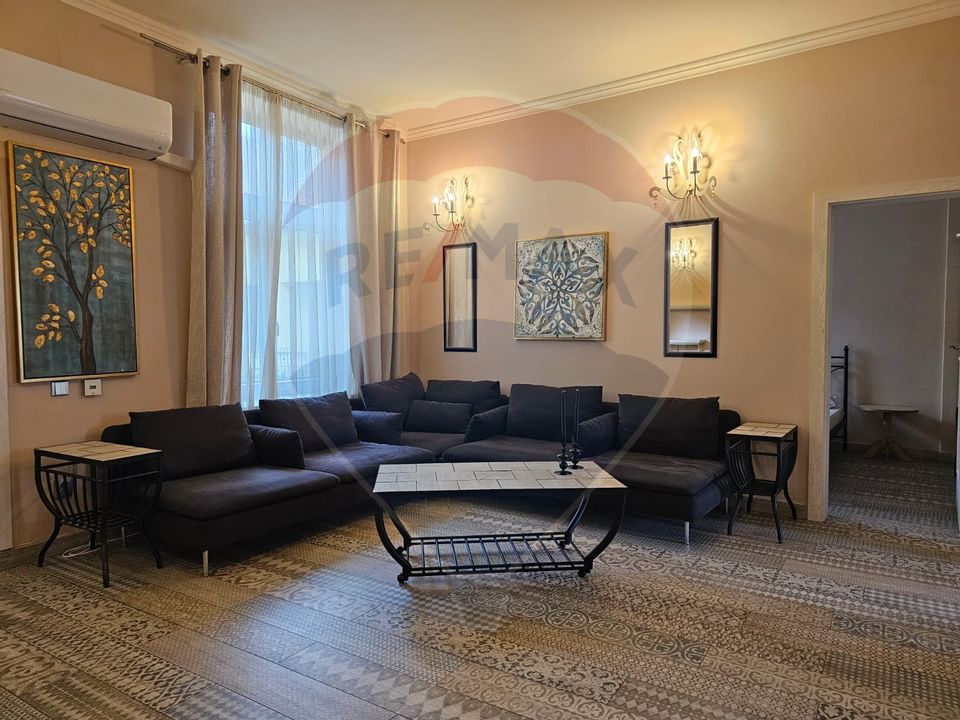 Inchiriez apartament superb cu 4 camere în zona Ultracentral