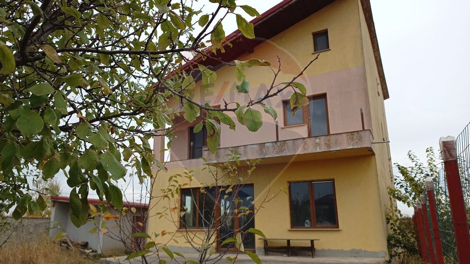 5 room House / Villa for sale