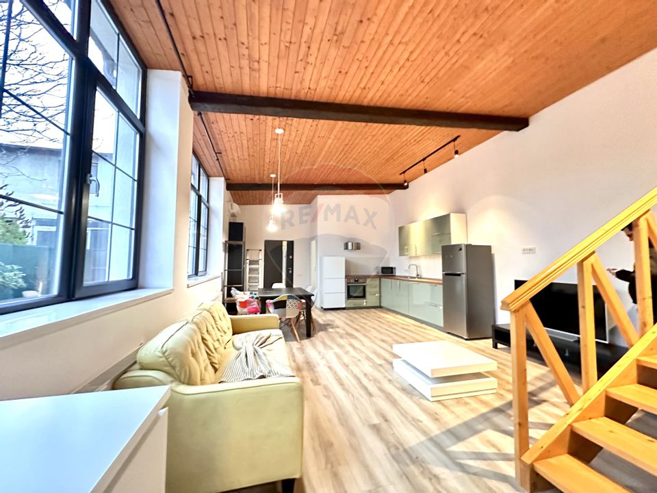 Casă/apartament tip studio/curte de inchiriat Parc Bazilescu