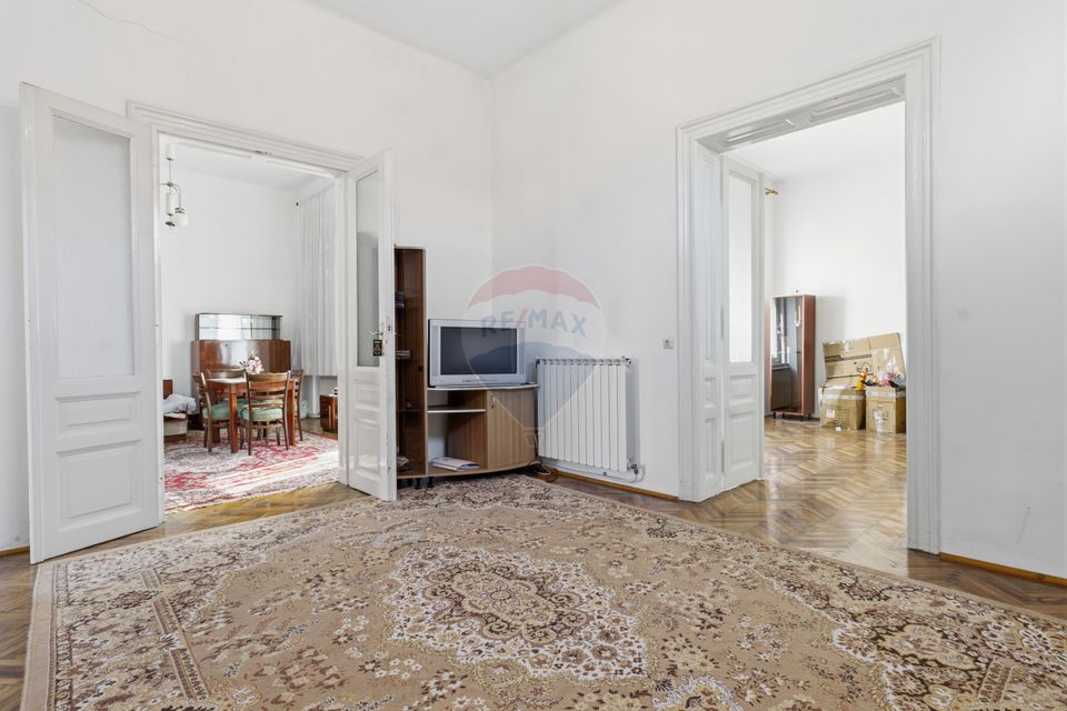 4 room Apartment for sale, Central area