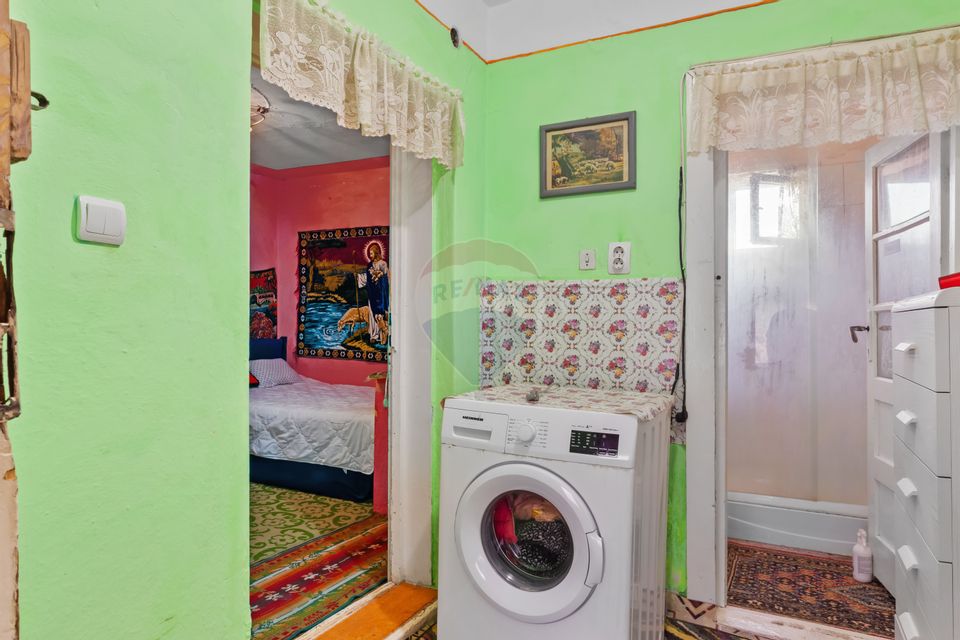 Casă de vânzare cu 5 camere- Nădab, oraș Chișineu-Criș, județul Arad.