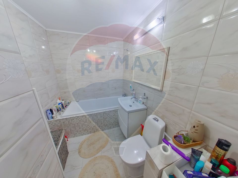 Apartament cu 3 camere de vânzare în zona Central