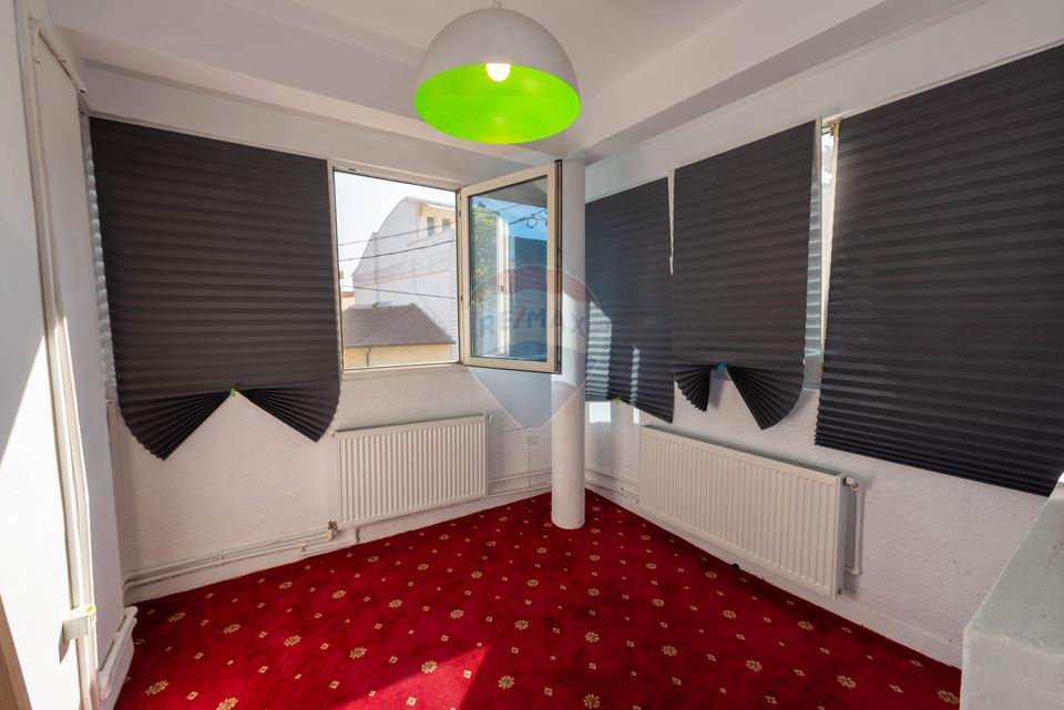 House / Villa with 3 rooms for rent Pargarilor Stefan cel Mare street