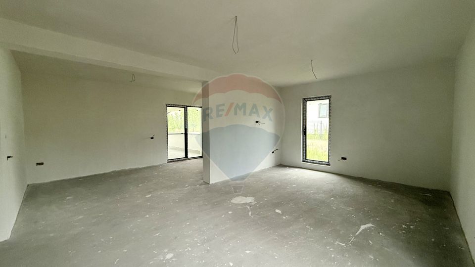 6 room House / Villa for sale, Est area