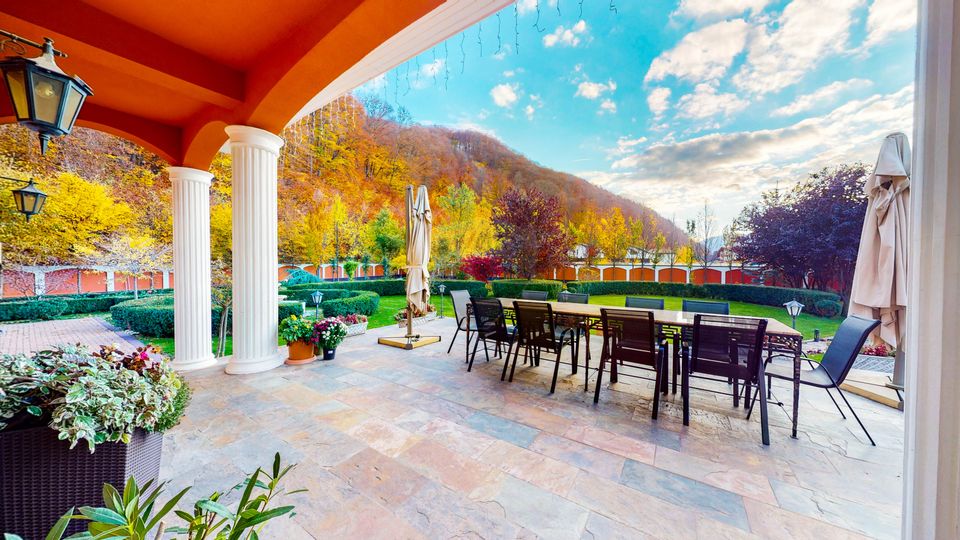 Bijuterie arhitecturală unică | teren de tenis | finisaje premium