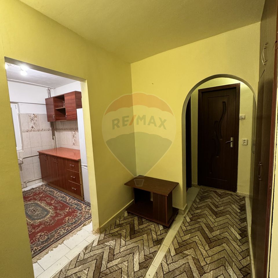 Apartament cu 2 camere si loc de parcare, zona 700 Micalaca