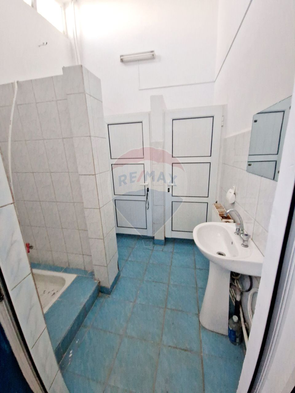 327sq.m Commercial Space for sale, Maratei area