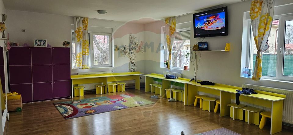 Casă / Vilă cu 6 camere de vânzare în zona Ozana-Pallady