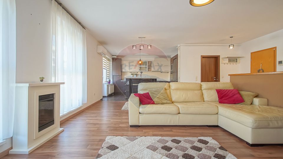 3 room Apartment for sale, Tractorul area