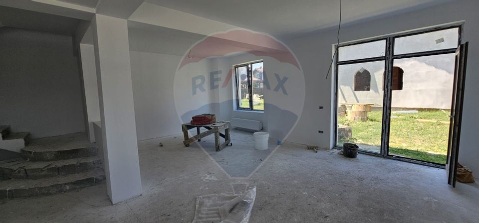 4 room House / Villa for sale