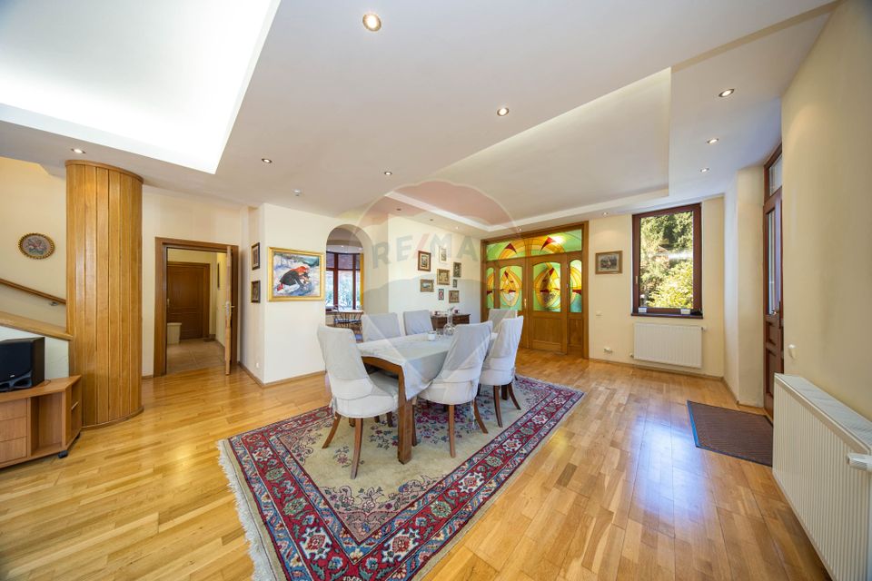 Vilă Moieciu, 375 mp util + teren 2.992 mp, View - Comision 0