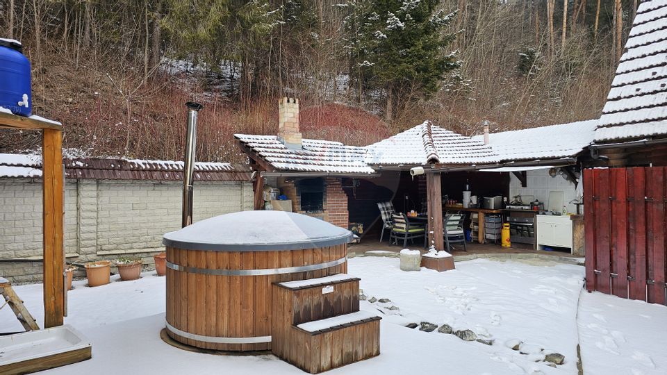 Vilă de lux cu 4 camere de vânzare în Câmpulung Moldovenesc, Suceava