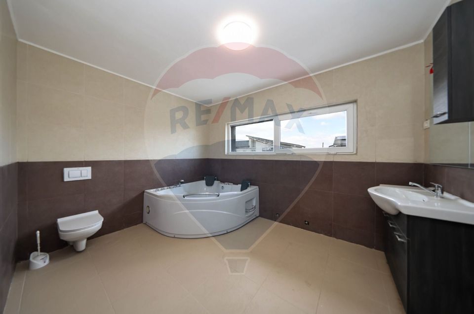 4 room House / Villa for sale