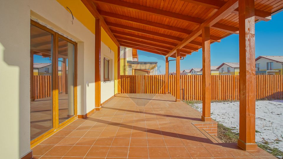 REZERVATA! Vilă nouă, cu 4 camere si teren de 500mp, în Cristian