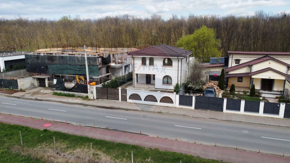Casa/Vilă cu spatele la padure Vanatori